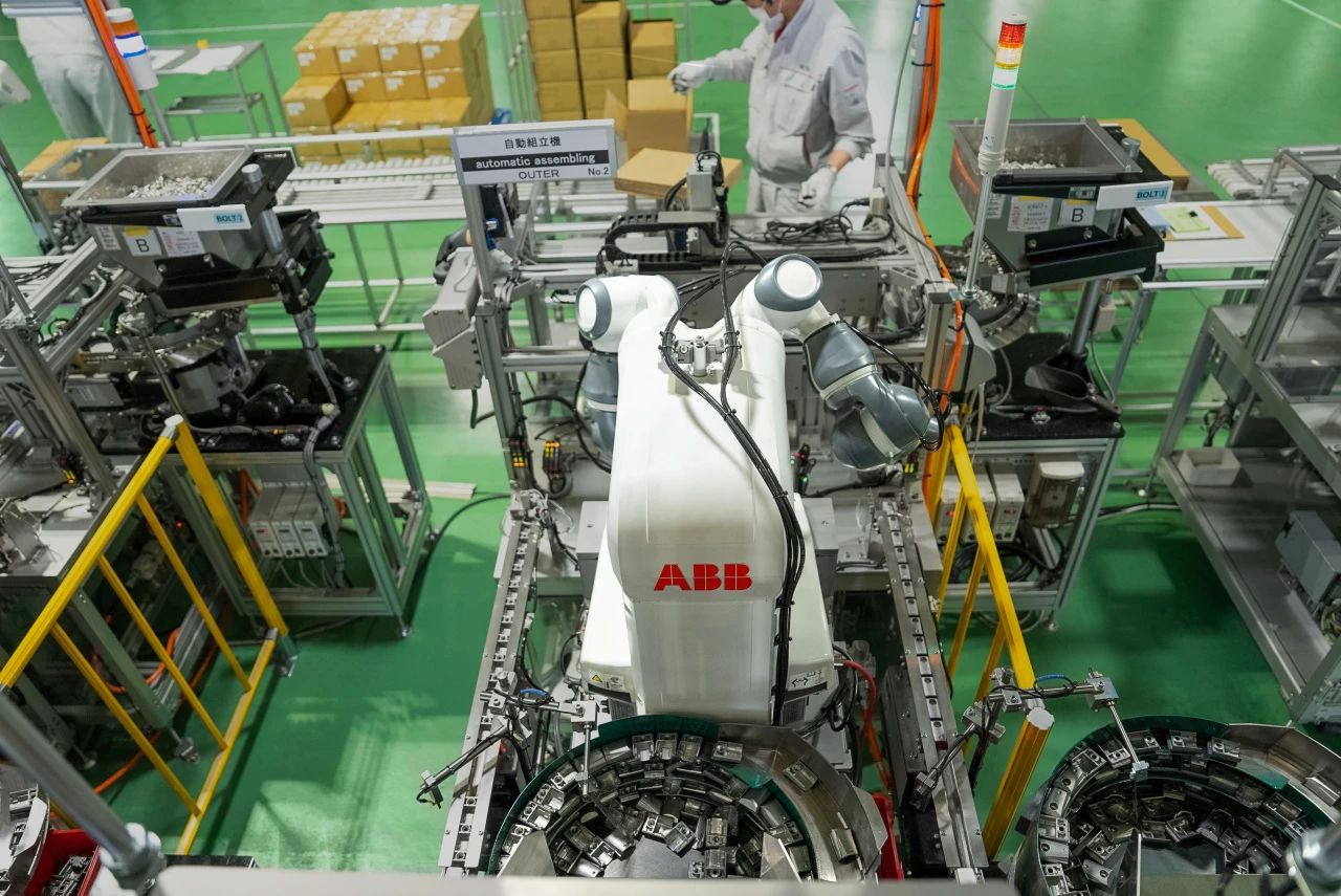 當協作機器人走進汽車鋁件工廠，YuMi盡顯裝配實力——一場智造升級的投資邏輯